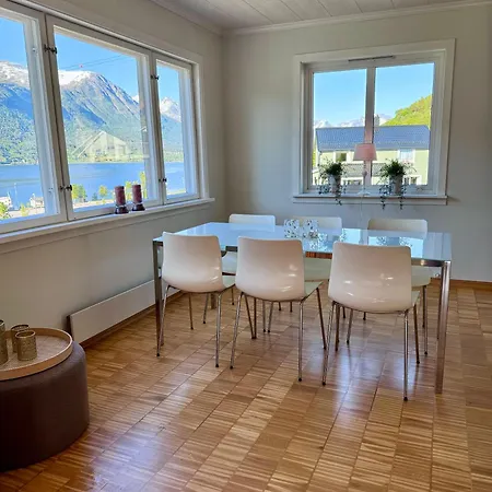 Utsikten Kongen Apartment Andalsnes