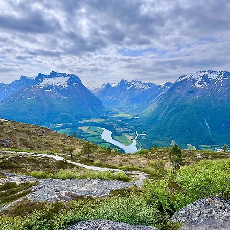 Utsikten Kongen * 翁达尔斯内斯